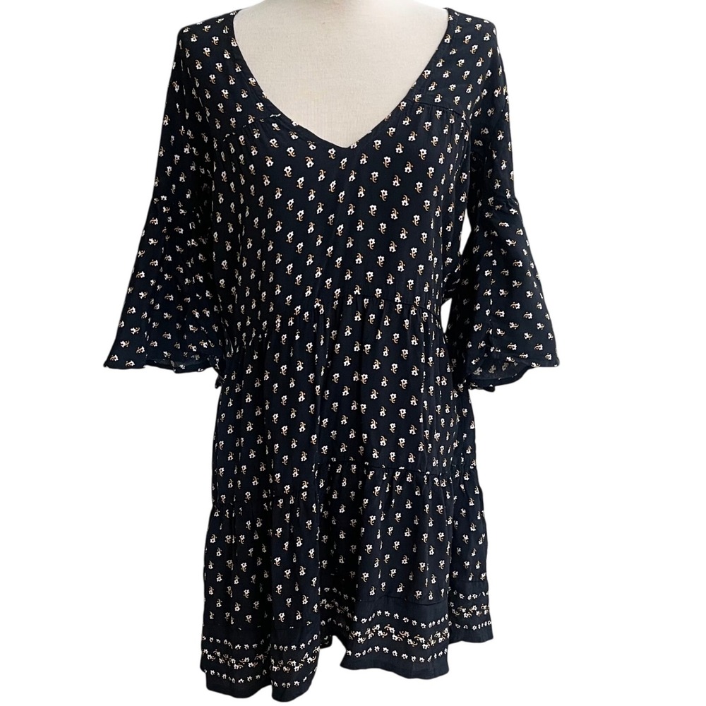 Faithfull‎ the Brand Black Fresa Dress Sz 6 Ditsy
Floral Bell Sleeve V-Neck Boho